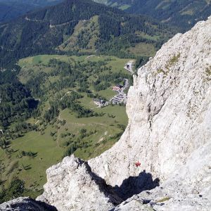 Die Ausstiegslängen der Steiner-Goedel am Türlspitz mit Blick zur Türlwandhütte
